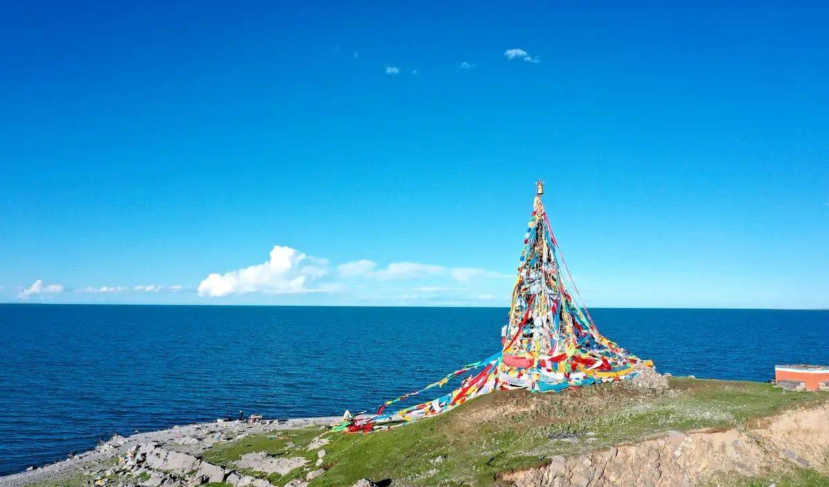 探寻青海，神秘绿意中的璀璨瑰宝